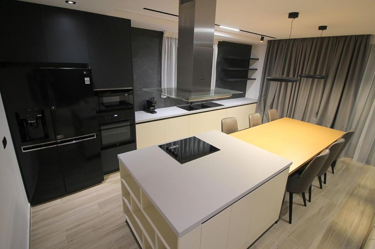 "The View" Luxury Apartments ساراندا المظهر الخارجي الصورة
