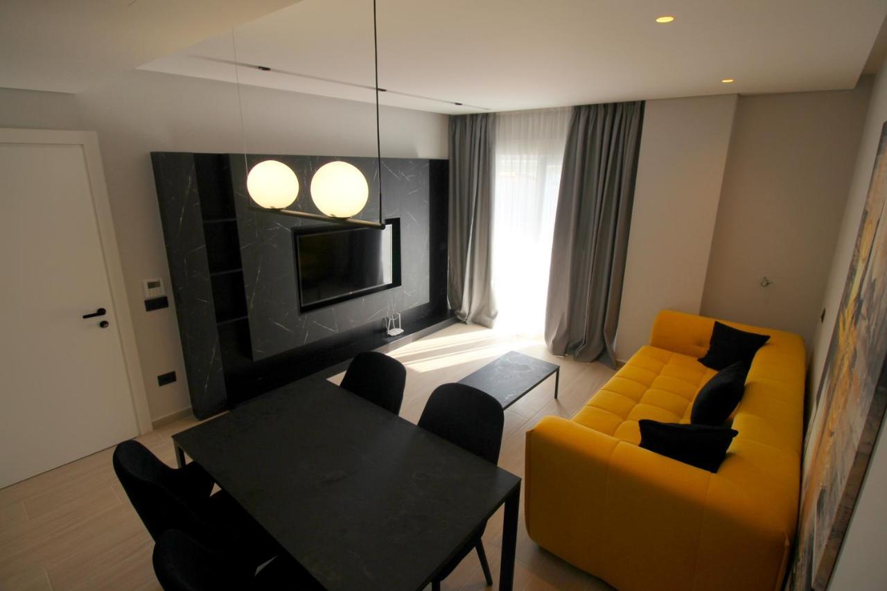 "The View" Luxury Apartments ساراندا المظهر الخارجي الصورة
