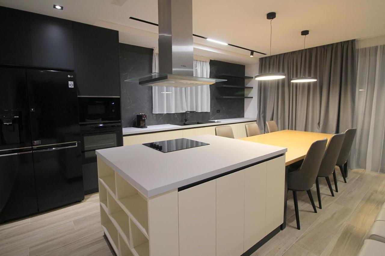 "The View" Luxury Apartments ساراندا المظهر الخارجي الصورة
